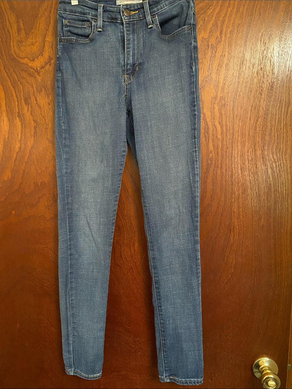 Levi’s women’s size 6 jeans